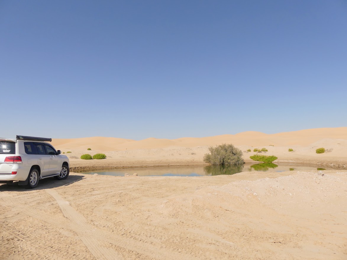 Sweihan Pond – A Quiet Desert Escape in Abu Dhabi