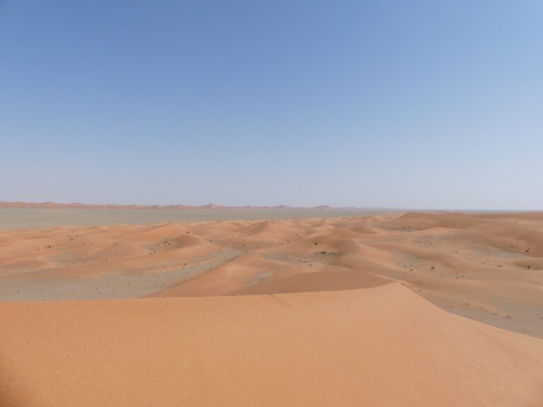 Desert Crossing to Tarif Beach – From Desert to the Sea photo 3