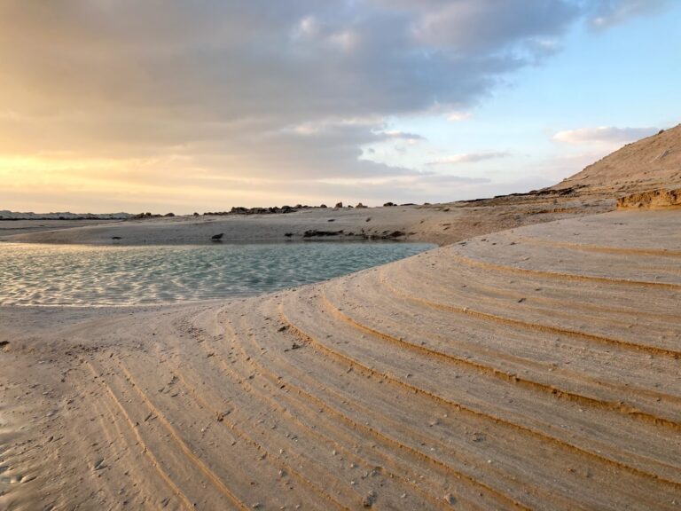 Desert Crossing to Tarif Beach – From Desert to the Sea photo 4
