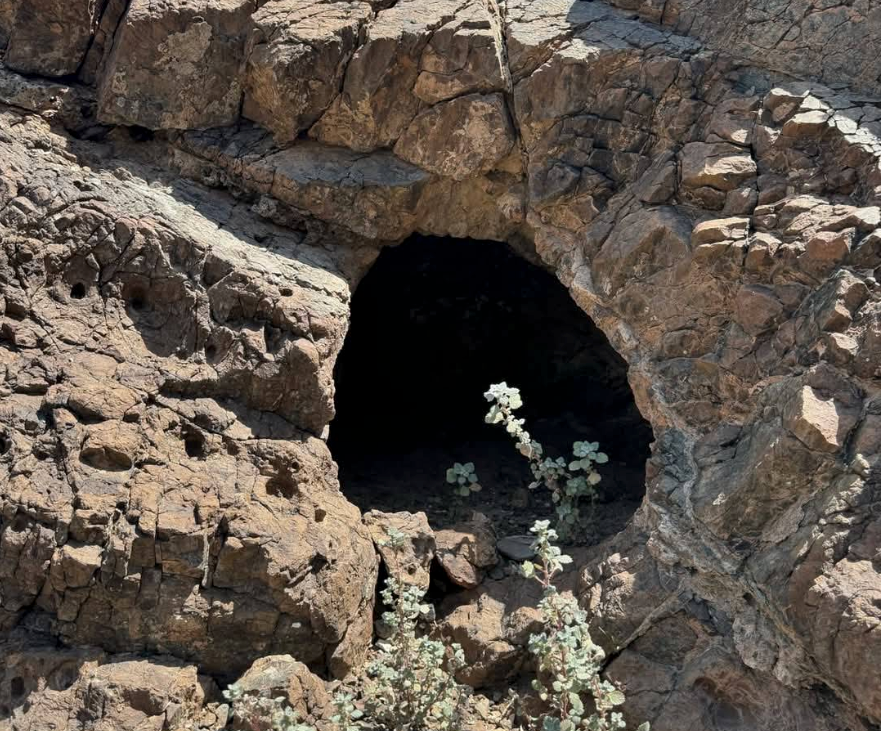 Al Atimi Cave – A Hidden Spot in the Al Hail Mountains photo 3