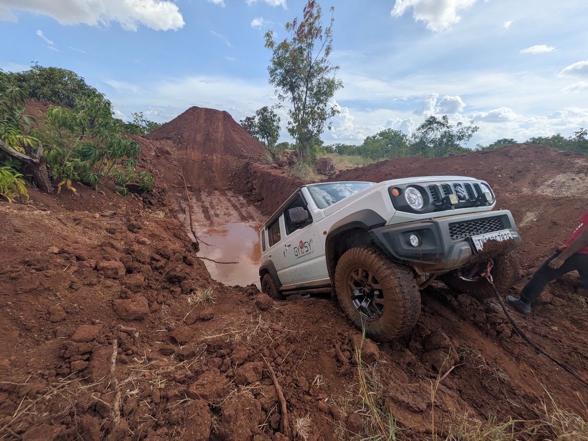 MUDBUG OFF-ROAD – Mud, Slopes & a Serious Challenge